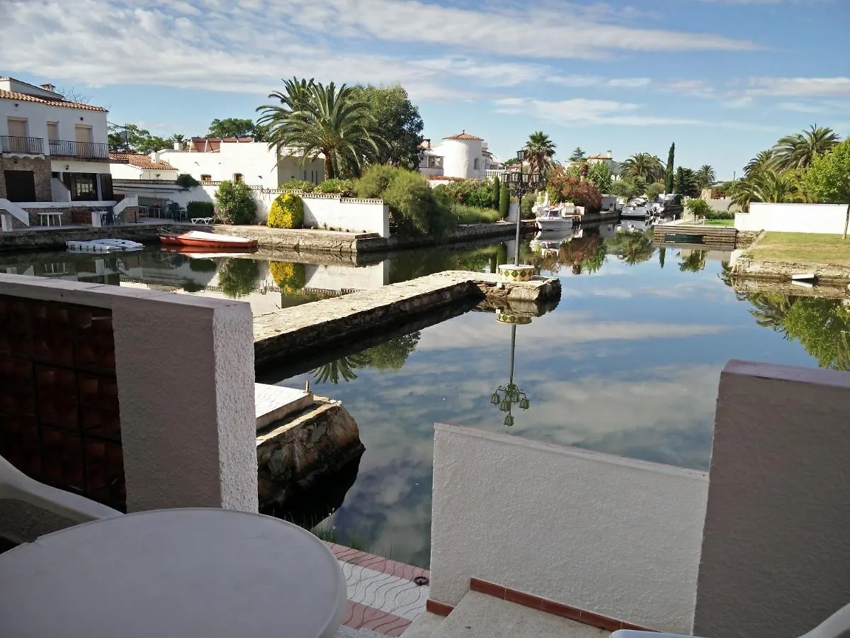 Апартаменты Port La Sardana Empuriarent Эмпуриабрава