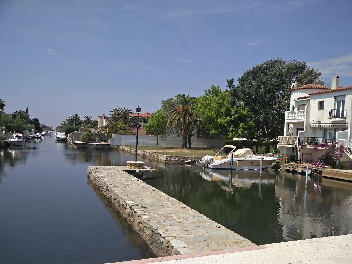 Апартаменты Port La Sardana Empuriarent Эмпуриабрава