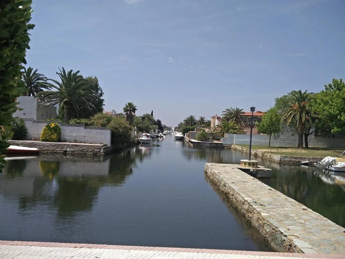 Апартаменты Port La Sardana Empuriarent Эмпуриабрава